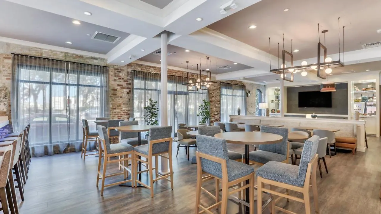 Hotel Staybridge Suites Savannah Historic District By Ihg