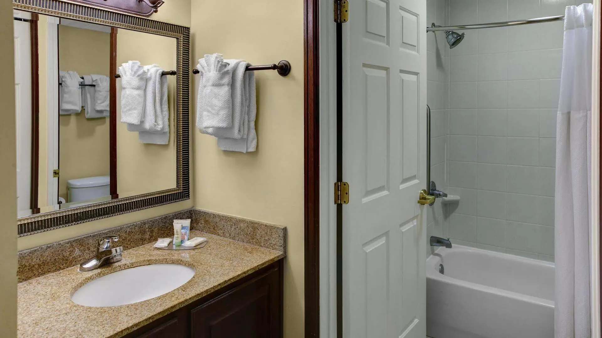 *** Hotel Staybridge Suites Savannah Historic District By Ihg United States
