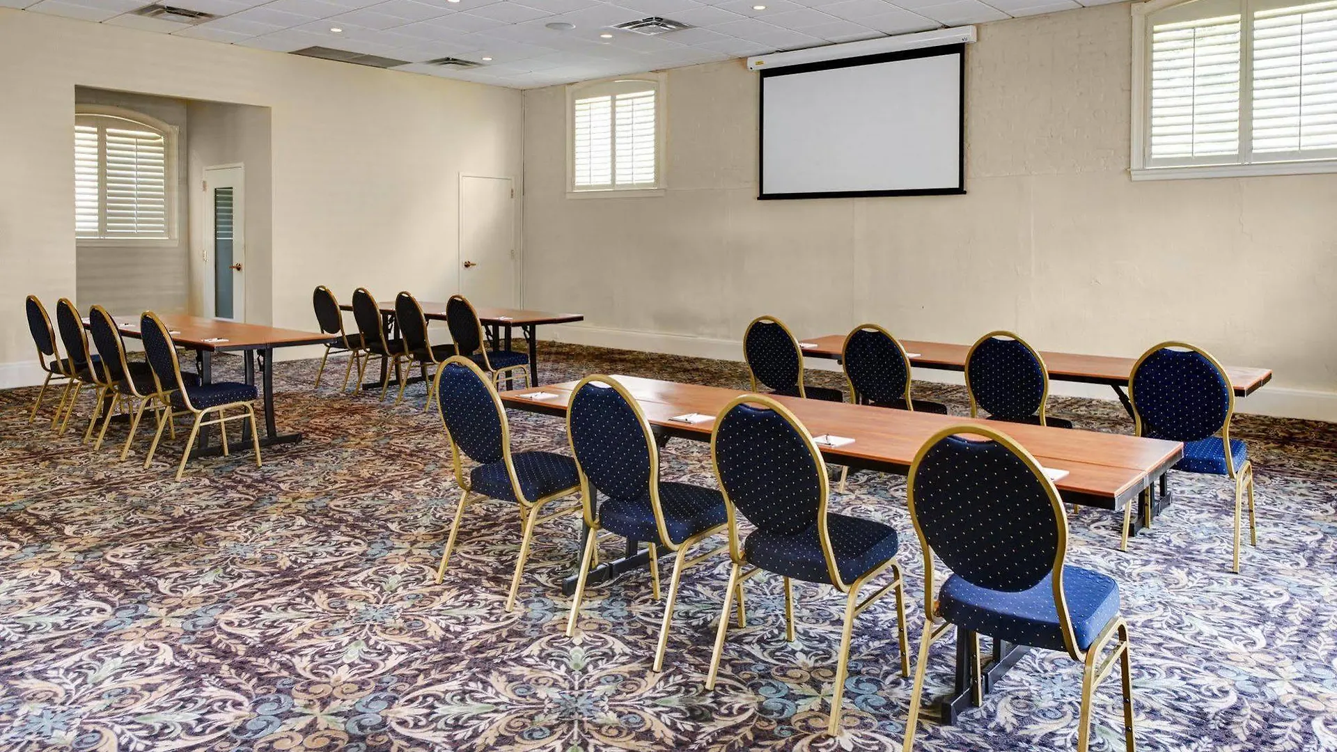*** Hotel Staybridge Suites Savannah Historic District By Ihg United States